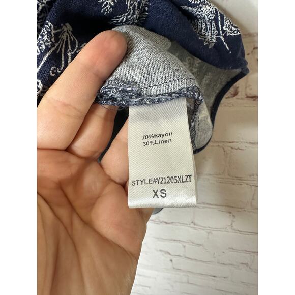 NEW Tuckernuck Pomander Place Beaufort Botanical Esme Top Womens XS Blue Floral - Picture 4 of 5